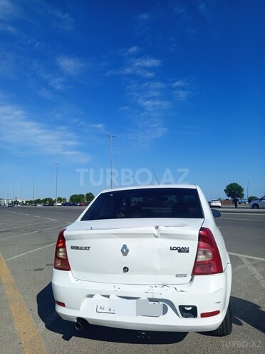 Renault Logan-4