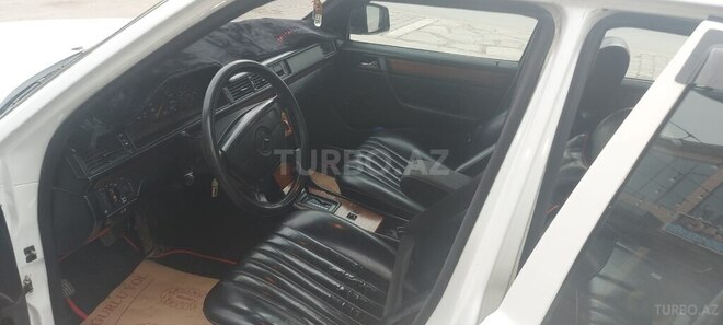 Mercedes E 250 1991, 529,883 km - 2.5 л - Naxçıvan