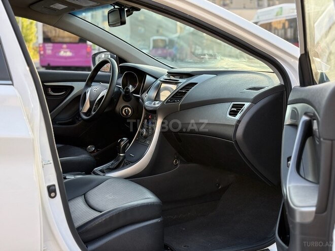 Hyundai Avante-17