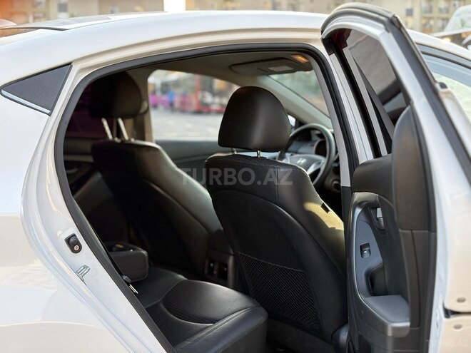 Hyundai Avante-16
