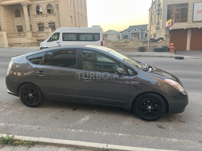 Toyota Prius-4
