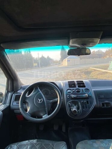 Mercedes V 220 1999, 12,345 km - 2.2 l - Qazax