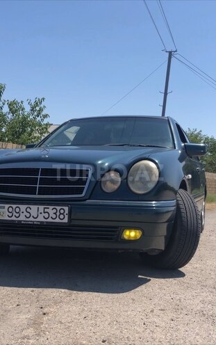 Mercedes E 240 1998, 250,000 km - 2.4 l - Beyləqan