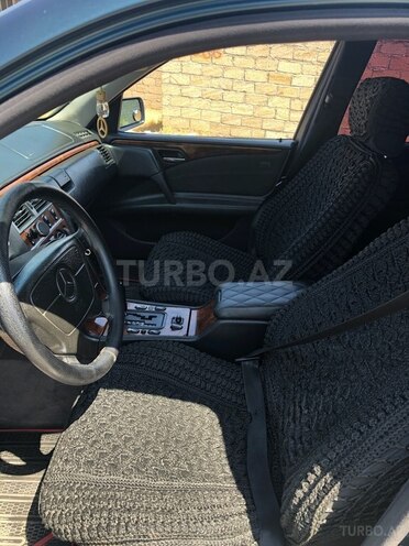 Mercedes E 240 1998, 250,000 km - 2.4 l - Beyləqan