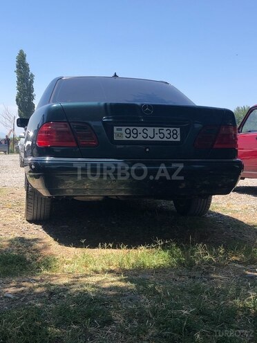 Mercedes E 240 1998, 250,000 km - 2.4 l - Beyləqan