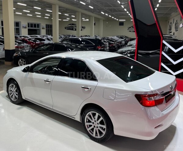 Toyota Camry-9