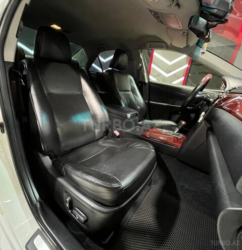 Toyota Camry-12