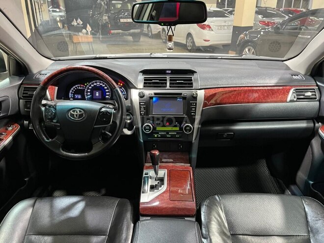 Toyota Camry-16
