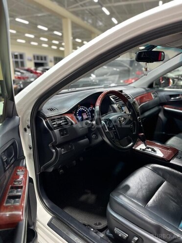 Toyota Camry-14
