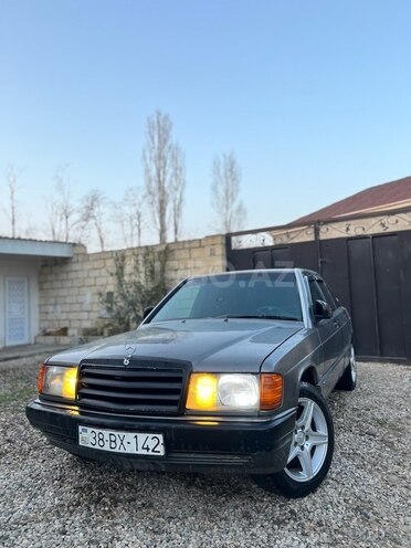 Mercedes 190 1992, 450,000 km - 1.8 l - Qusar