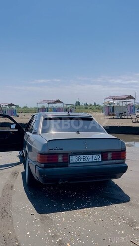 Mercedes 190 1992, 450,000 km - 1.8 l - Qusar