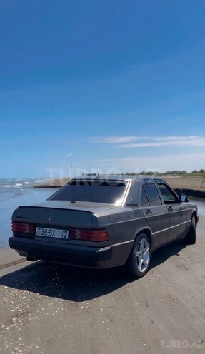 Mercedes 190 1992, 450,000 km - 1.8 l - Qusar