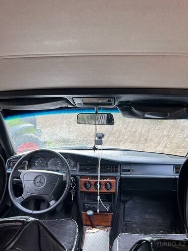 Mercedes 190 1992, 450,000 km - 1.8 l - Qusar