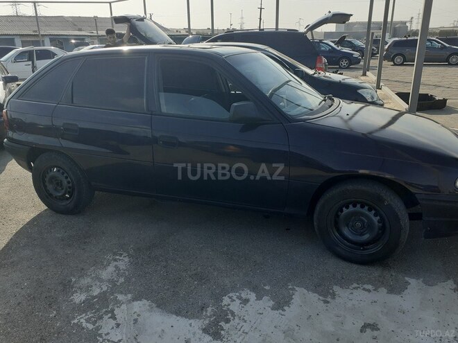 Opel Astra 1993, 470,000 km - 1.8 l - Bakı