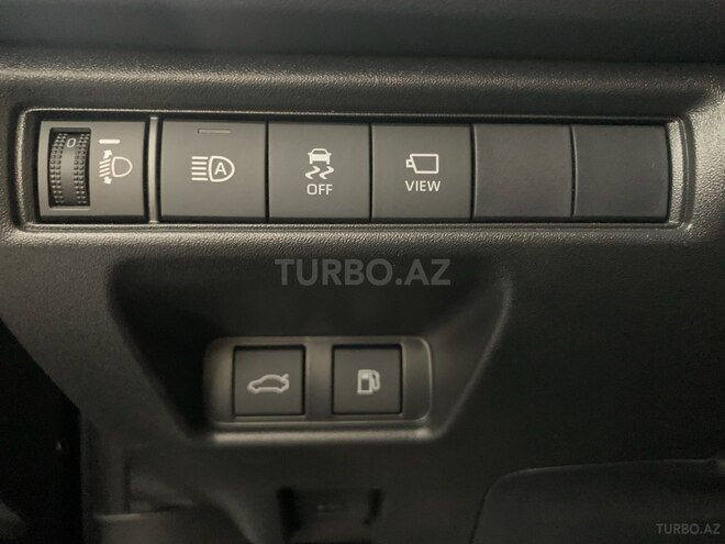 Toyota Camry-14