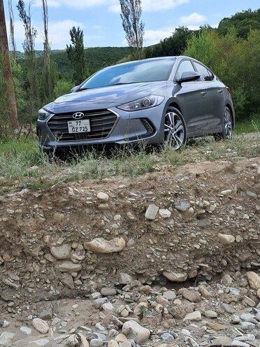 Hyundai Elantra 2016, 214,423 km - 2.0 л - Bakı