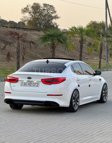 Kia K5-4