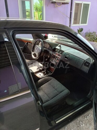 Mercedes C 250 d 1995, 572,123 km - 2.5 l - Salyan