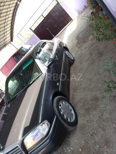 Mercedes C 250 d 1995, 572,123 km - 2.5 l - Salyan