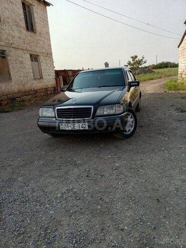 Mercedes C 250 d 1995, 572,123 km - 2.5 l - Salyan