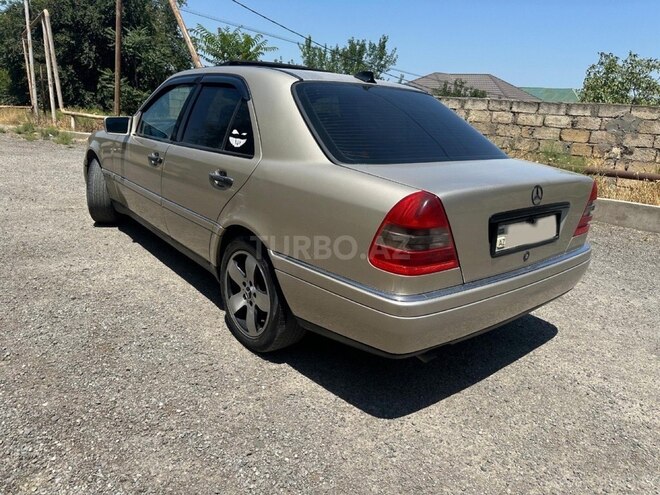 Mercedes C 180-7