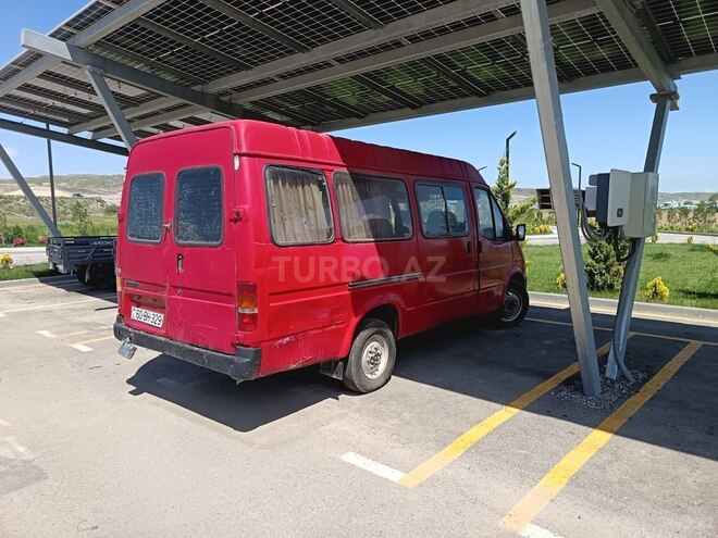 Ford Transit 1989, 422,336 km - 2.5 л - Yevlax