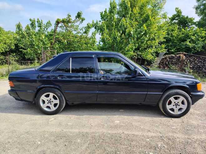 Mercedes 190 1993, 224,542 km - 2.5 l - Quba