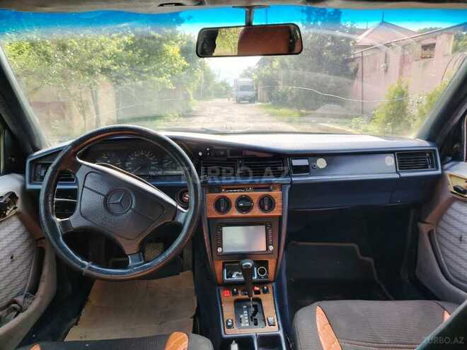 Mercedes 190 1993, 224,542 km - 2.5 l - Quba