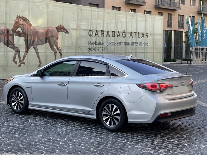 Hyundai Sonata-8