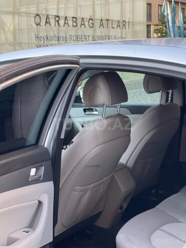 Hyundai Sonata-9