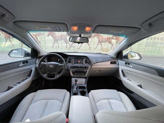 Hyundai Sonata-13