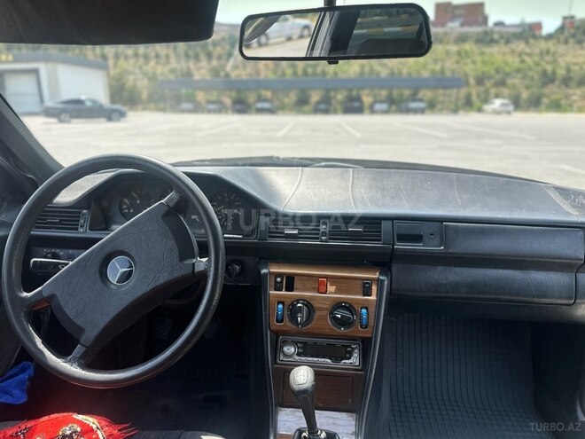 Mercedes E 250 1988, 339,580 km - 2.5 l - Bakı