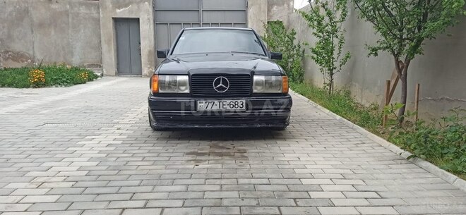 Mercedes E 250 1988, 339,580 km - 2.5 l - Bakı