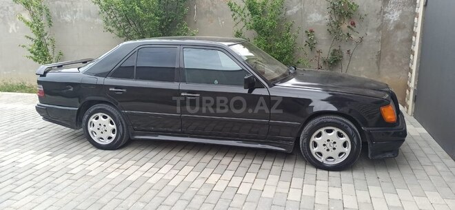 Mercedes E 250 1988, 339,580 km - 2.5 l - Bakı