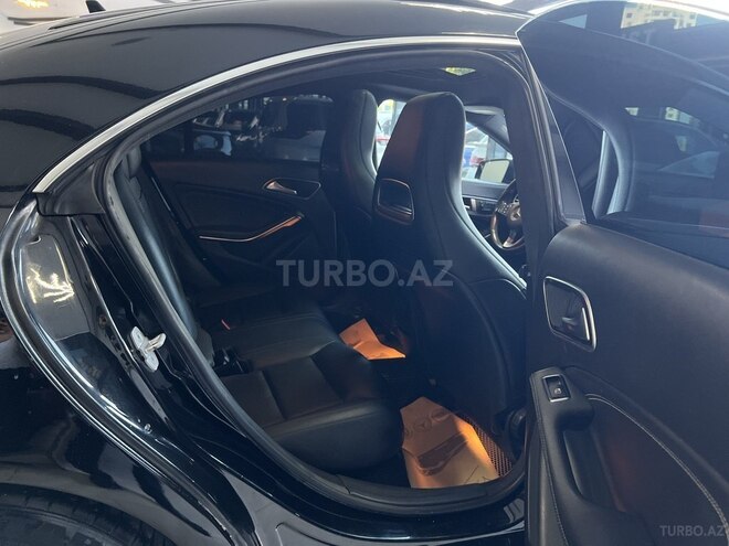 Mercedes CLA 250-11