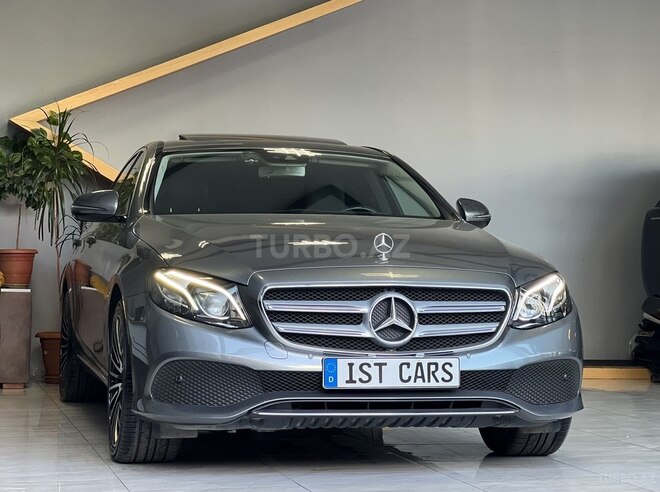 Mercedes E 220 d-1