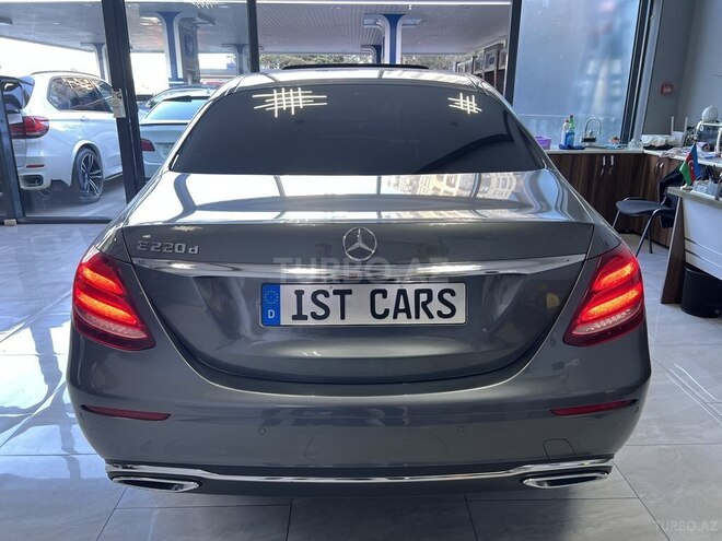 Mercedes E 220 d-6
