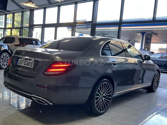 Mercedes E 220 d-8