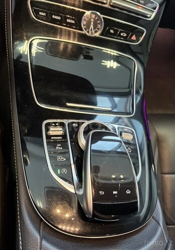 Mercedes E 220 d-16