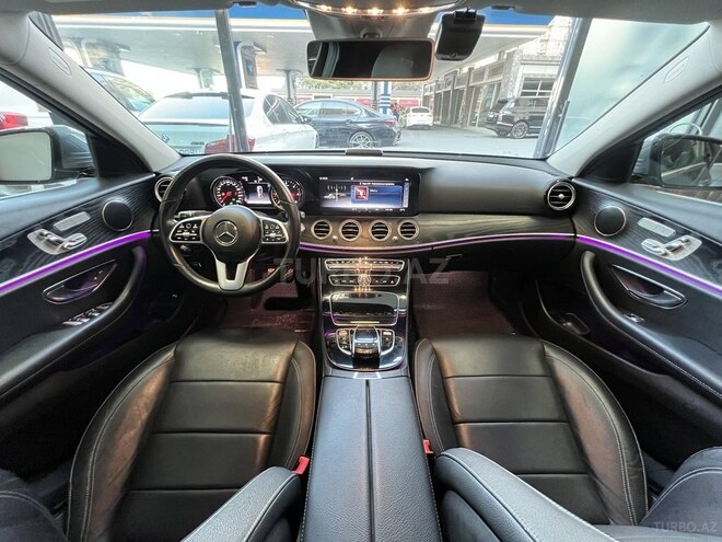 Mercedes E 220 d-12