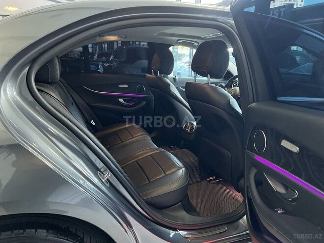Mercedes E 220 d-11
