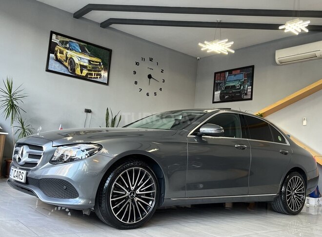 Mercedes E 220 d-3