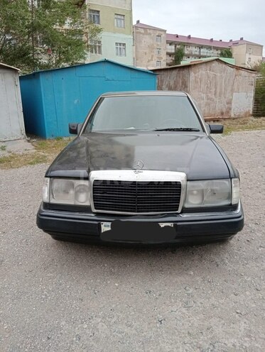 Mercedes E 230 1990, 435,000 km - 2.3 l - Sumqayıt