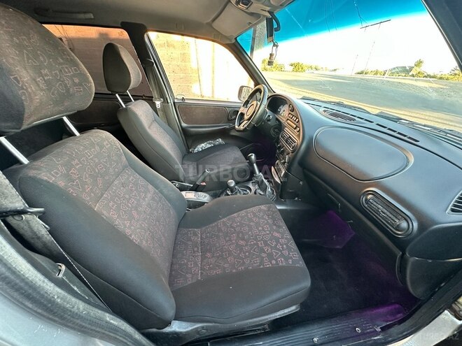 Chevrolet Niva 2006, 87,000 km - 1.7 л - Salyan