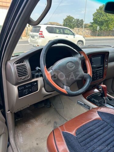 Lexus LX 470-13