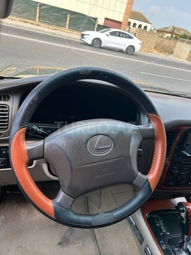 Lexus LX 470-14