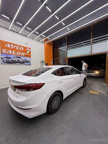 Hyundai Avante-8