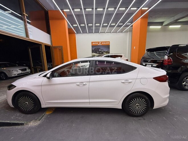 Hyundai Avante-4