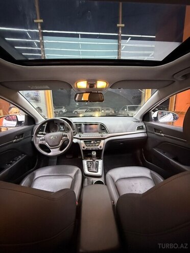 Hyundai Avante-10