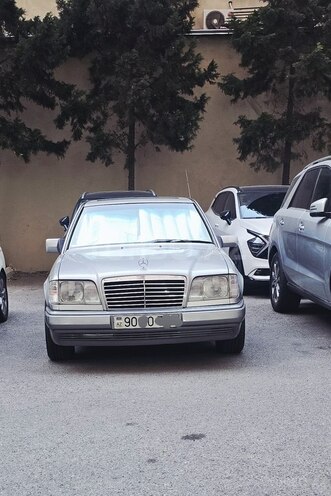 Mercedes E 220 1994, 213,000 km - 2.2 l - Bakı